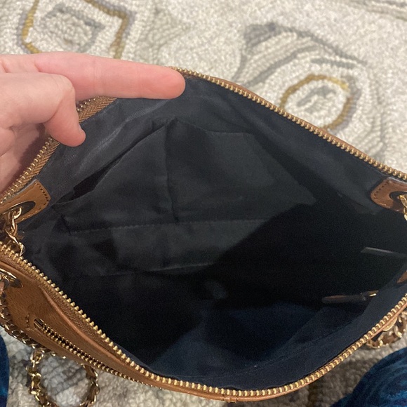 💕 Vince camuto tan dark rum leather medium shoulder bag 💕 - Picture 16 of 17